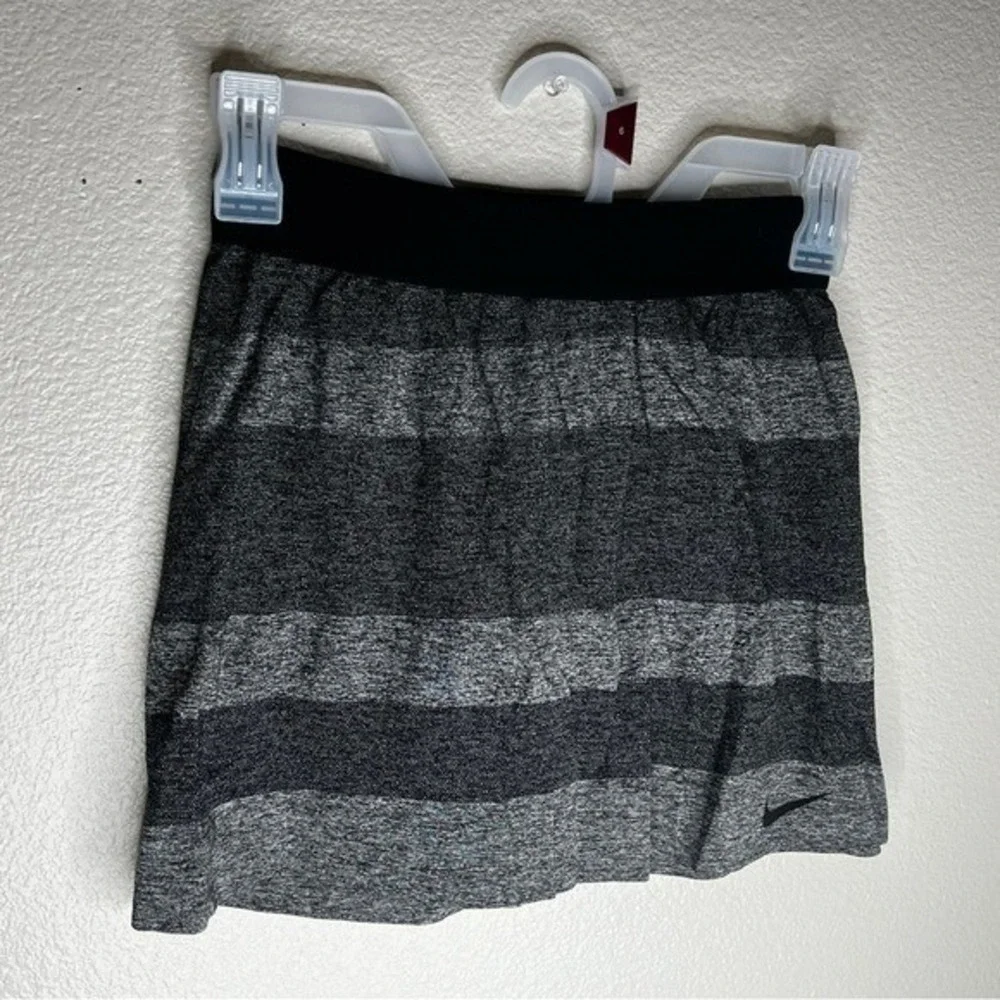 Nike Women's Elastic Waist Grey Striped Lined Tennis Skirt/Skort sz S Activewear